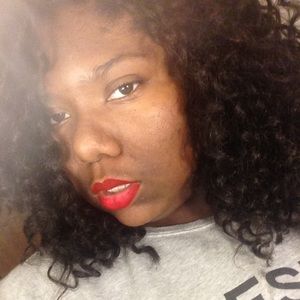 Meet your Posher, Latasha